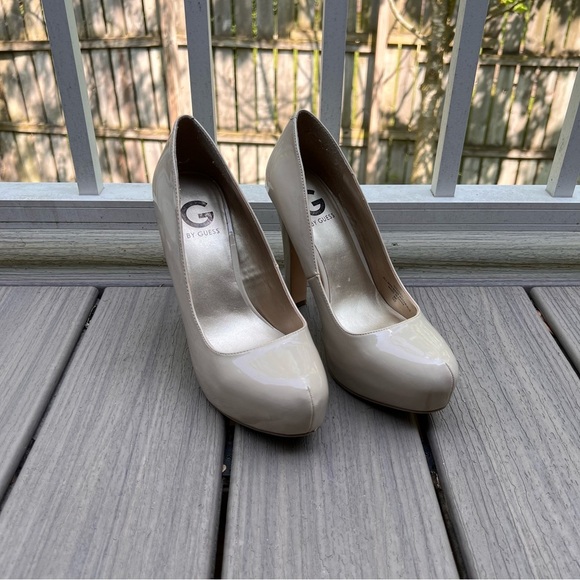 Guess Cream Stiletto Heels - Picture 1 of 11